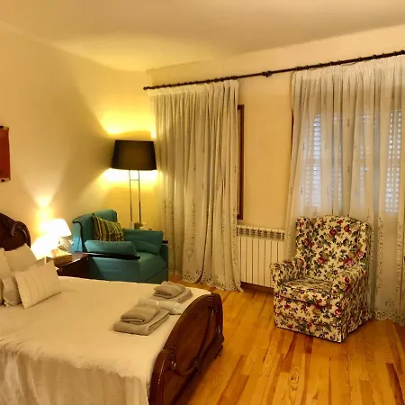 Maison Biscuit. A La Placa De La Apartment